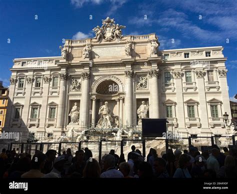 fontana di trevi renovation